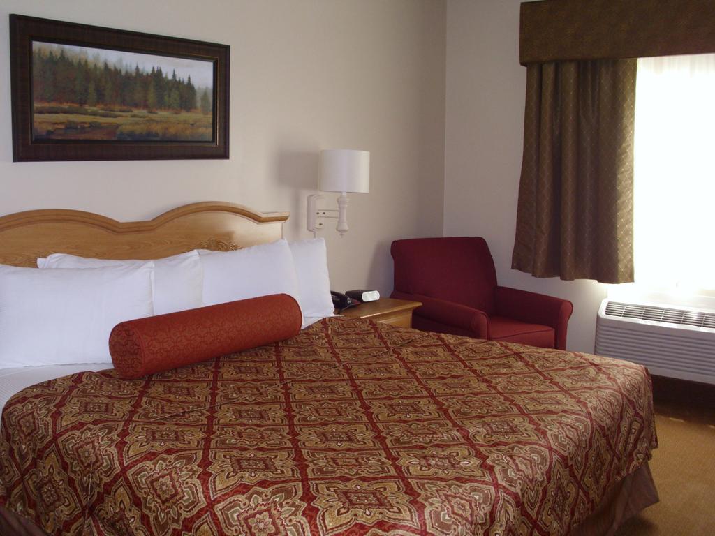 Savanna Inn & Suites Zimmer foto