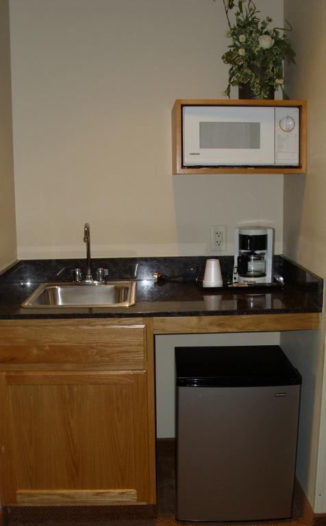 Savanna Inn & Suites Zimmer foto