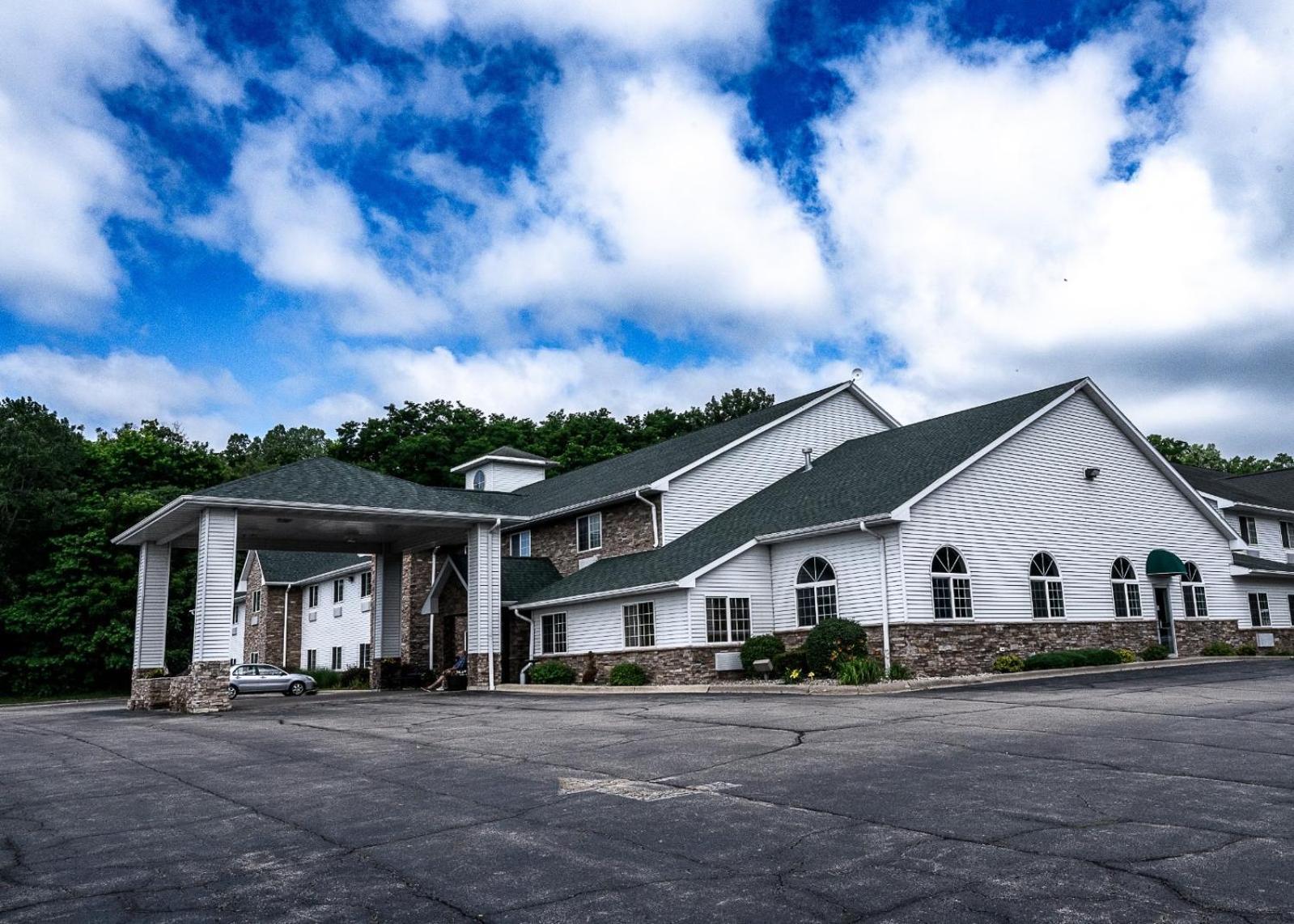 Savanna Inn & Suites Exterior foto